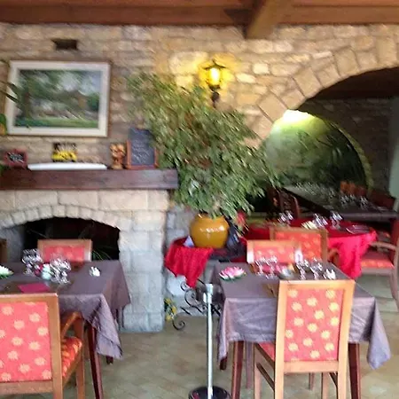 Hotell La Table Des Bons Peres 3*