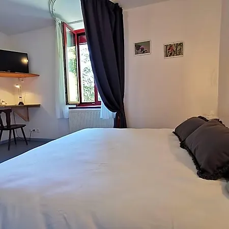 La Table Des Bons Peres Hotell Bislée