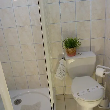 Hotell La Table Des Bons Peres