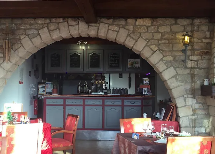 Hotel La Table Des Bons Peres Bislee